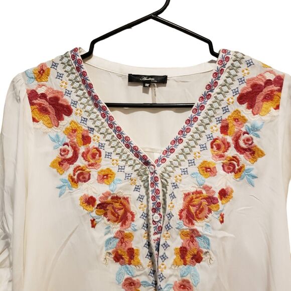 ANDREE BY UNIT White Embroidered Floral Tunic Top Shirt M Boho Roll Tab Sleeves - Picture 6 of 7